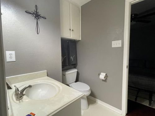 717 Kingsbridge Dr, Garland TX 75040-3515 exterior