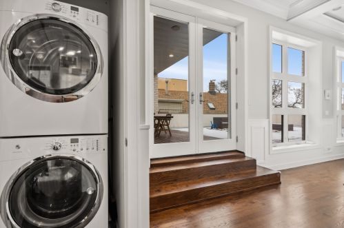 2521 Ashland Ave, Chicago IL  60608-5320 exterior