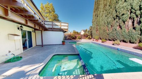 2007 Rhoda St, Simi Valley CA 93065-3539 exterior