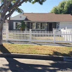 14635 Fonthill Ave, Hawthorne, CA 90250-8459