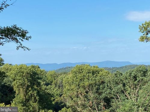 1500 Khyber Pass Rd, Linden, VA 22642-5708
