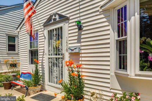 1608 River Dr, Camden NJ  08110-2922 exterior