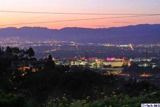 7290 Caverna Dr, Los Angeles, CA 90068-2020