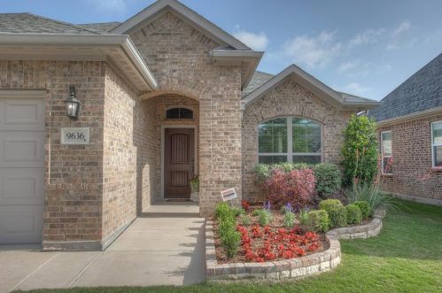 9636 Rio Frio Trl, Fort Worth, TX 76126