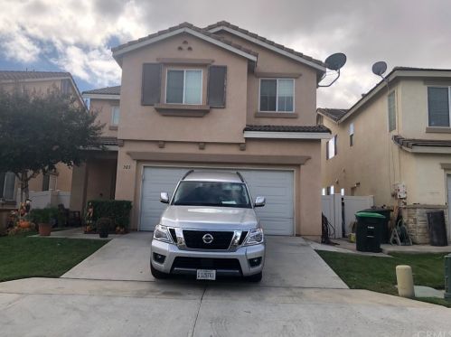 303 Camino De La Luna, Perris, CA 92571-2993