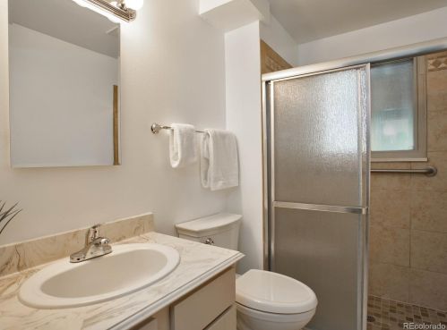 6917 Spruce Dr, Englewood CO 80112-1229 exterior