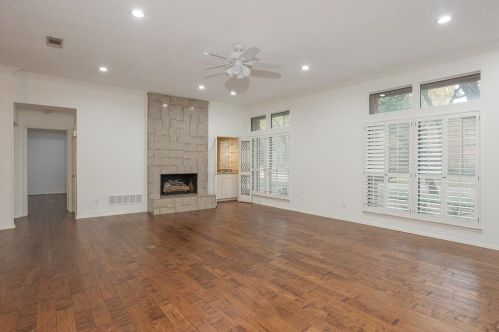 4920 Riv Bnd Dr, Fort Worth TX  76109 exterior