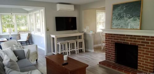 31 Woodland Dr, Niantic CT  06357-3325 exterior