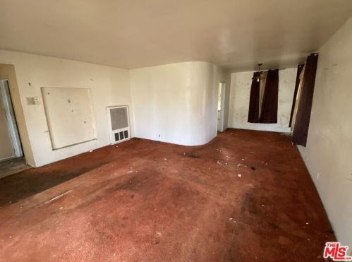 220 Caldwell St, Compton, CA 90220-4809