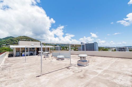 1710 Makiki St, Honolulu HI  96822-4489 exterior