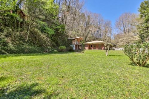 55 Logan Ln, Ellijay, GA 30540-3166