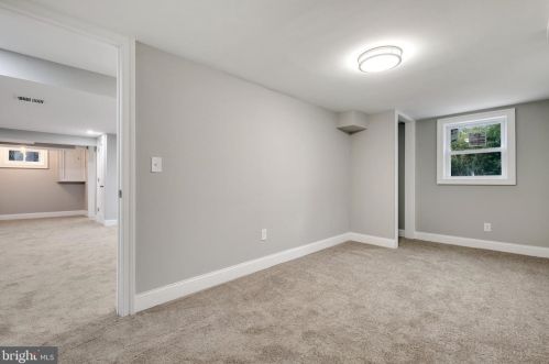 1253 Cresthaven Dr, Silver Spring MD 20903-1107 exterior