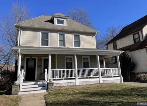 223 Godwin Ave, Ridgewood, NJ 07450-3709