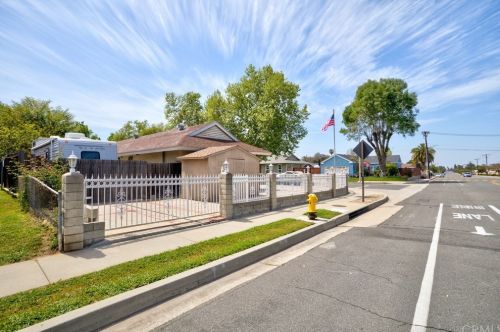 806 Dumaine Ave, San Dimas, CA 91773-3807