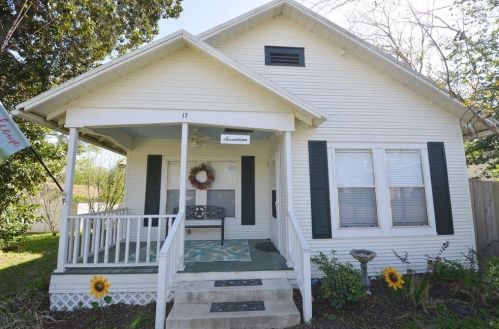 17 Obryant St, Bellvue TX  77418-2255 exterior