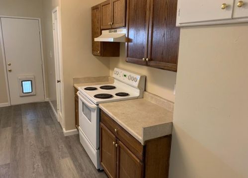 330 Sequoia Ave, Manteca, CA 95337-5532