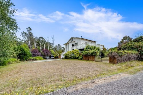 45125 Fern Dr, Mendocino, CA 95460-9740