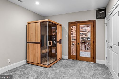 605 Warwick Rd, Tavistock NJ  08033-3926 exterior