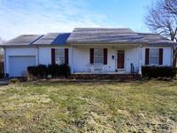 203 Crest Dr, Tullahoma, TN 37388-5122