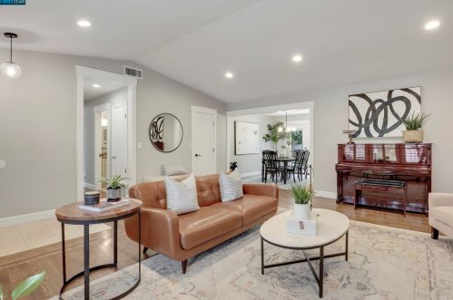 1833 Leo Ln, Concord CA  94521-2348 exterior