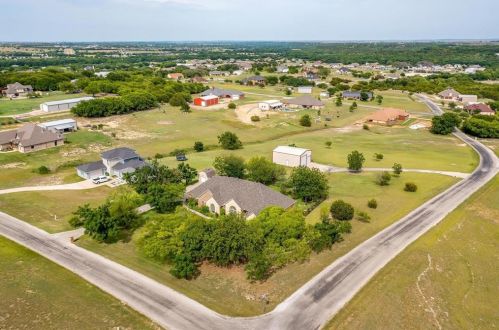 329 Stone Mtn Rd, Fort Worth TX  76035-5642 exterior