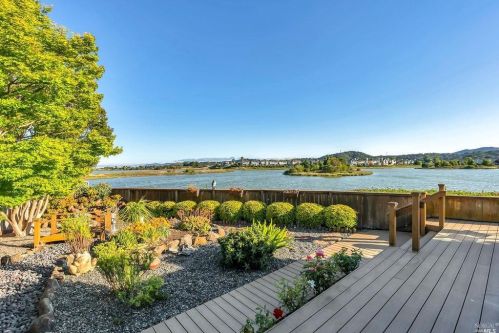 66 Bedford Cv, San Rafael, CA 94901-4421