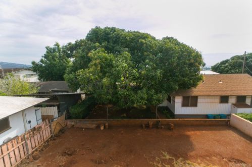 831 16 Ave, Honolulu HI  96816-4126 exterior