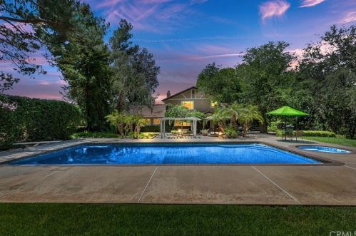 7880 Whitegate Ave, Riverside, CA 92506-5472