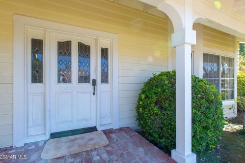 5720 Ridgebrook Dr, Calabasas, CA 91301-4617