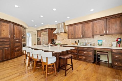 2335 Pieper Ln, Tustin, CA 92782-1292