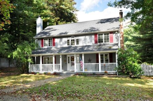 18 Buttles Rd, Granby, CT 06035-2808