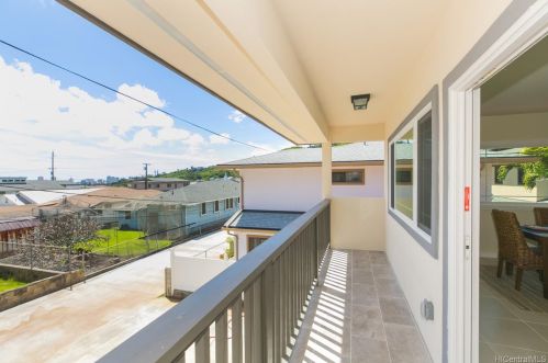 1727 9th Ave, Honolulu, HI 96816-2870