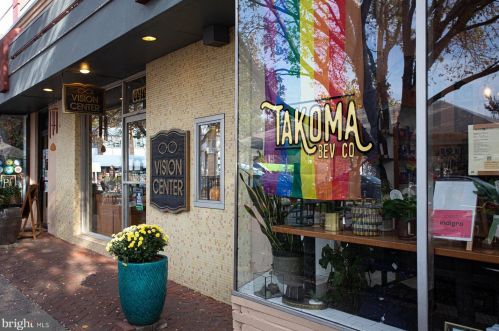 8216 Roanoke Ave, Silver Spring MD 20912-6207 exterior