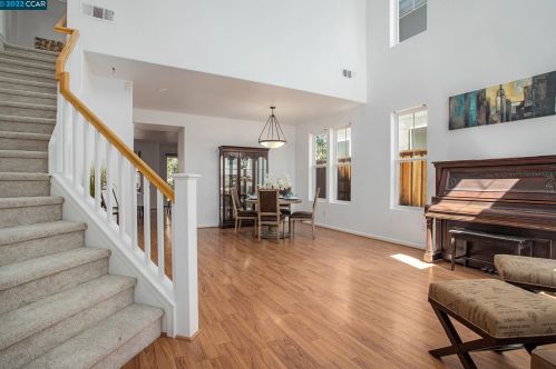 117 Burgundy Ct, Pacheco, CA 94553-7204