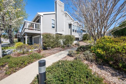 7 Drakes View Cir, San Rafael, CA 94904-2415
