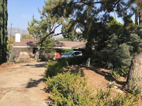 211 Deborah Ct, Upland, CA 91784-1400
