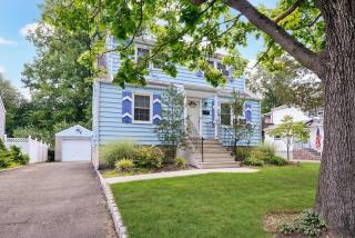 31 Madison St, Pequannock Township, NJ 07440-1403