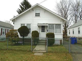 64 Atwood Ave, Pawtucket, RI 02860-2410