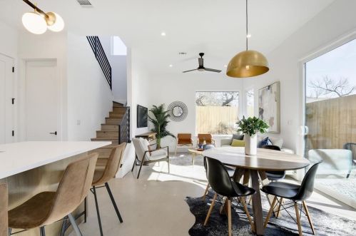 4907 Delores Ave, Austin TX  78721-2107 exterior