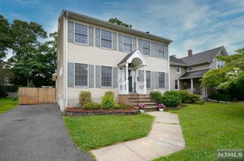 127 Church St, Mahwah, NJ 07430-1256