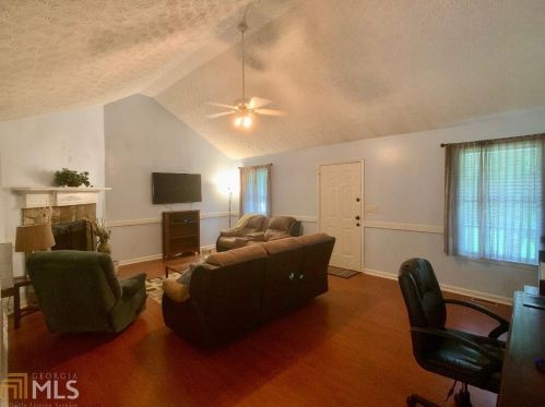 401 Grove Pointe Ct, Locust Grove, GA 30248-4509
