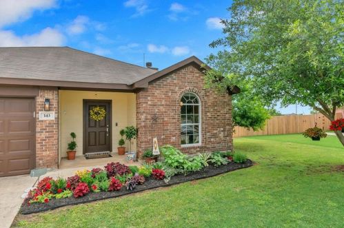 143 Valruth Cir, Uhland, TX 78640-5528