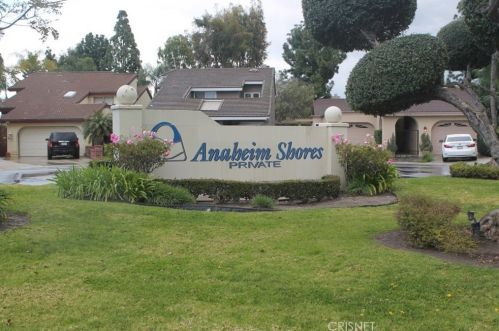 1995 Bayshore Dr, Anaheim CA  92801-1708 exterior