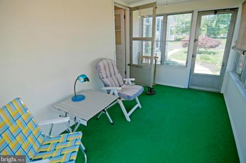 92 Lakedale Dr, Trenton NJ 08648-4421 exterior