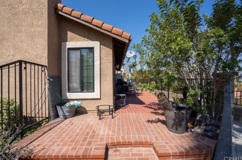 6081 Ladera Ln, Anaheim CA  92807-4847 exterior