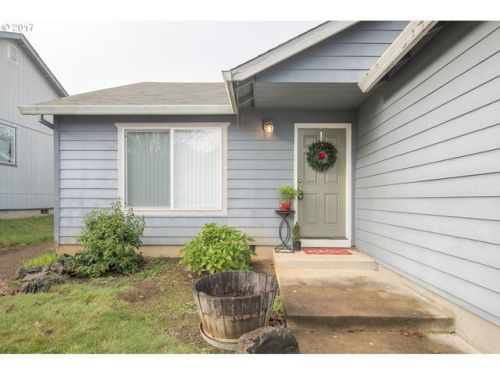 745 Conastoga St, Willamina, OR 97396-2857