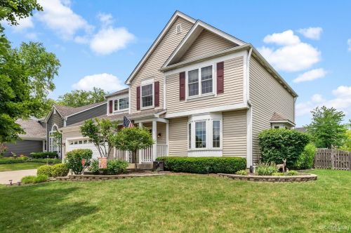 741 Warwick Ct, Carol Stream, IL 60188-4334