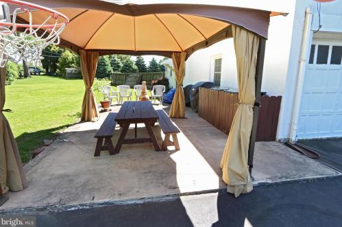 25 Roosevelt Blvd, Lancaster PA  17601-4039 exterior