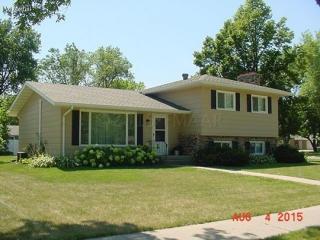 85 28th Ave, Fargo, ND 58102-1743