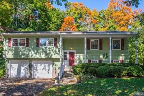 575 Knickerbocker Rd, Ridgewood, NJ 07450-3516